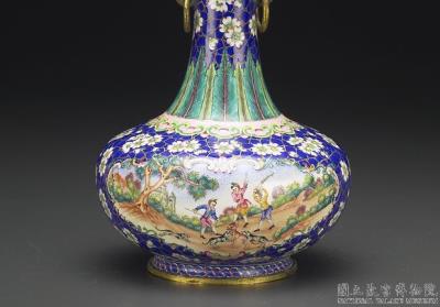 图片[3]-Garlic-head vase with paired handles and painted enamel decor, Qing dynasty, Qianlong reign (1736-1795)-China Archive